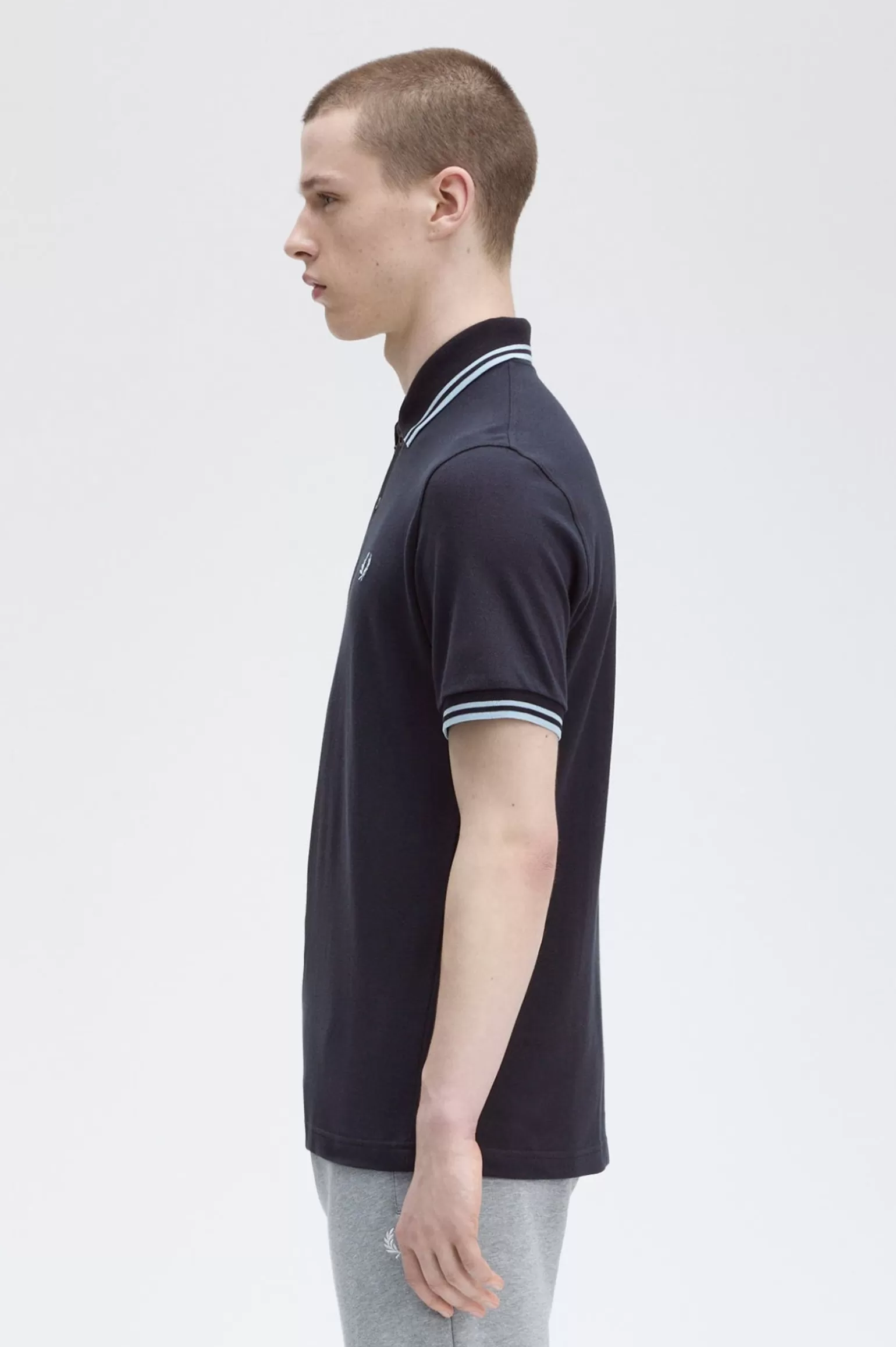 Poloshirts^Fred Perry M12 Marineblau / Eis / Eis