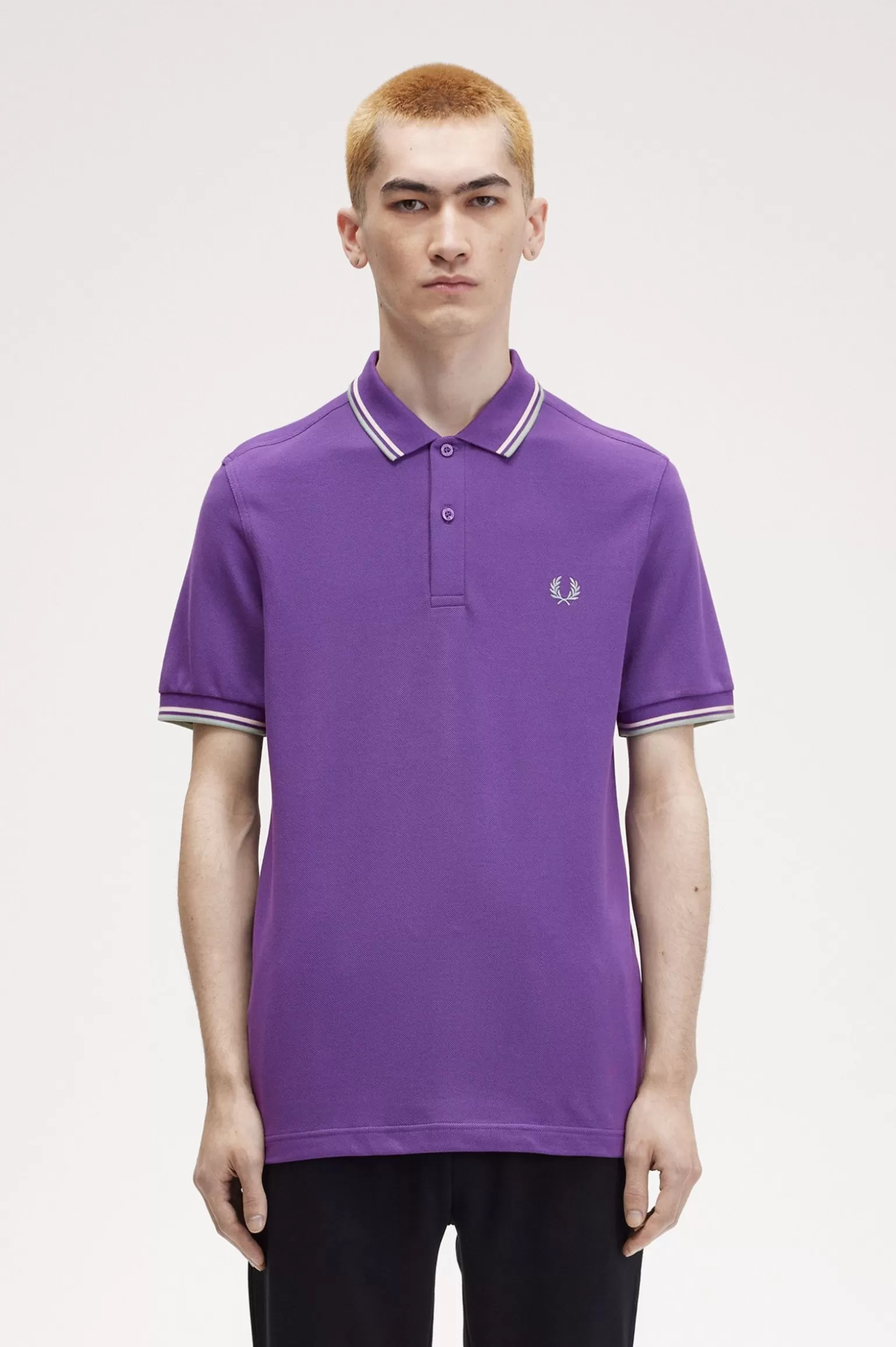 Poloshirts^Fred Perry M3600 Amethyst / Ecru / Silberblau