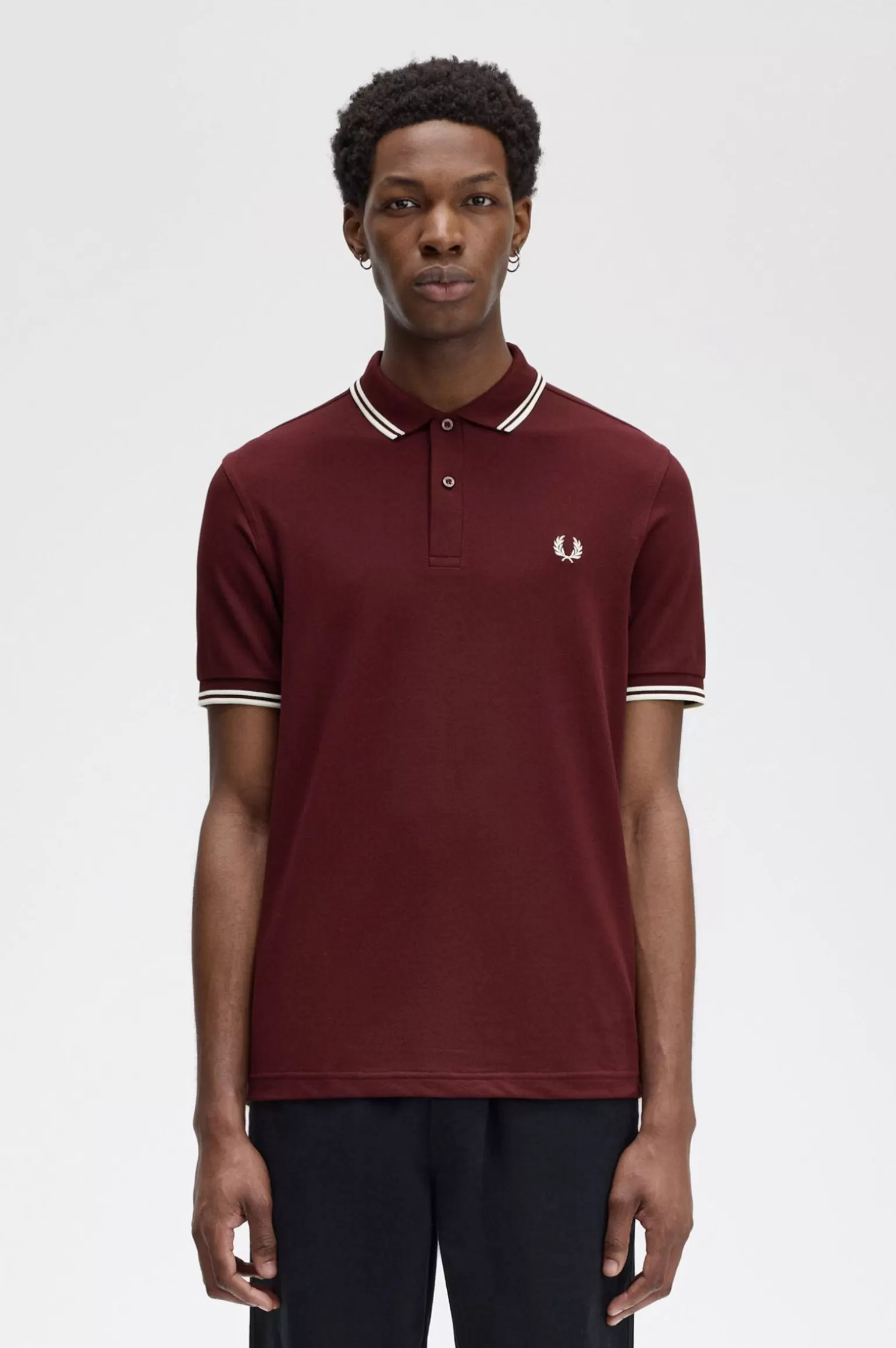 Poloshirts^Fred Perry M3600 Bordeaux / Schneeweiß / Schneeweiß