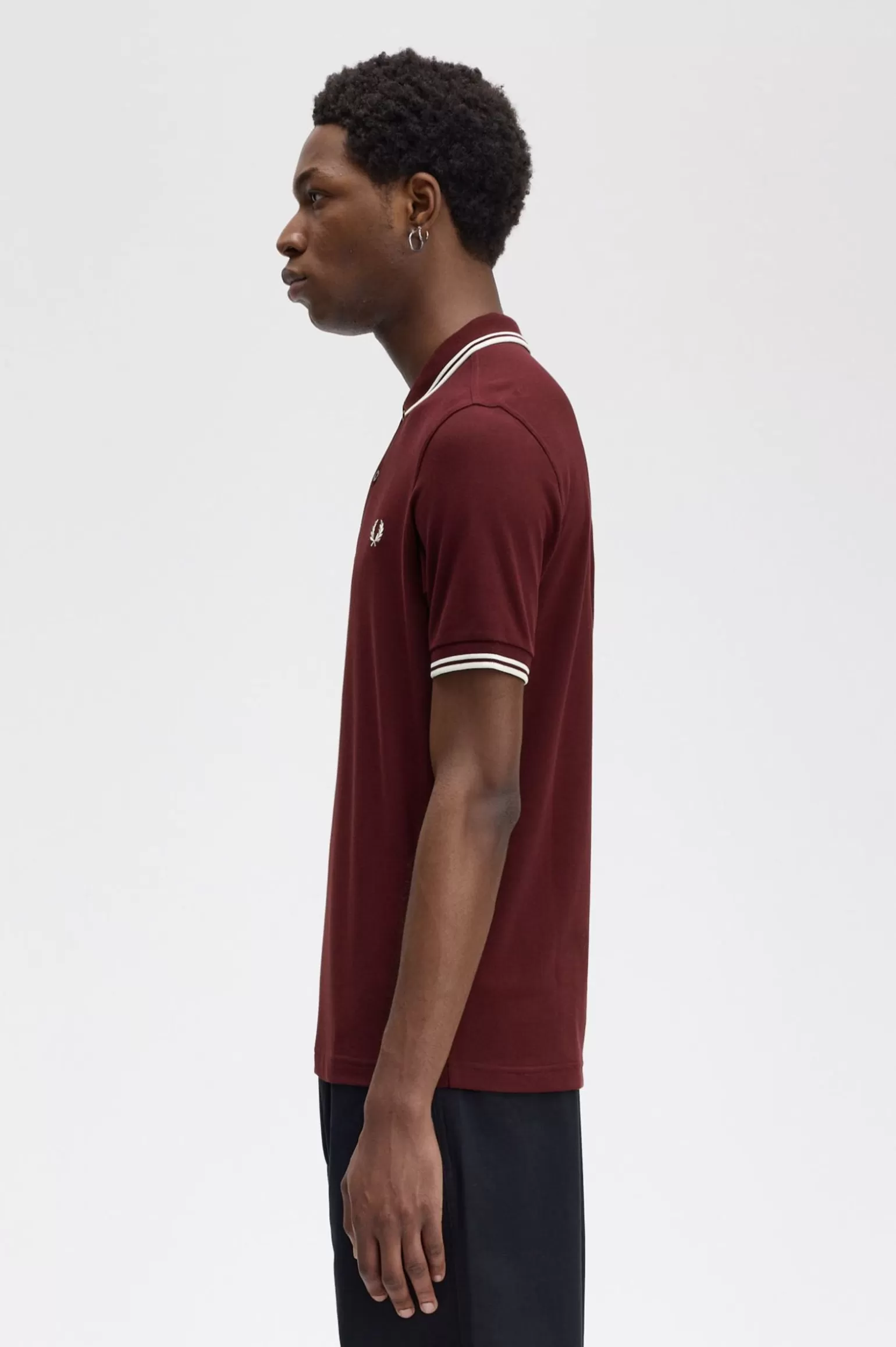 Poloshirts^Fred Perry M3600 Bordeaux / Schneeweiß / Schneeweiß