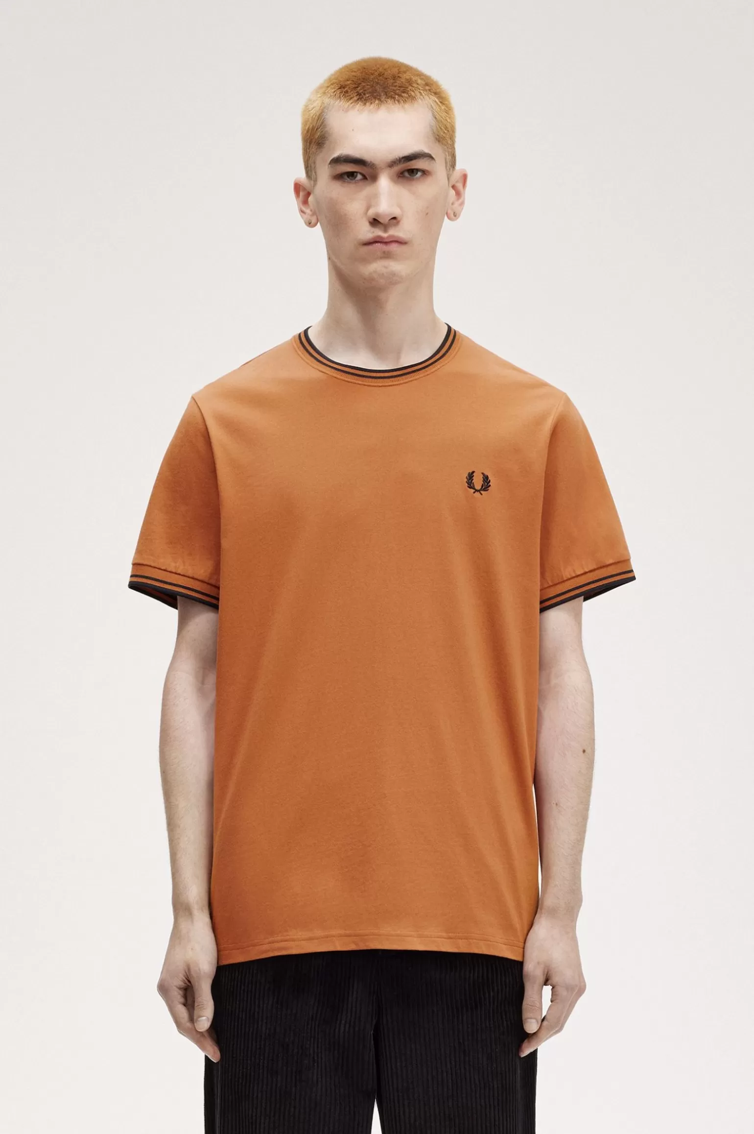 T-Shirts^Fred Perry T-Shirt Mit Doppelstreifen Marmelade / Schwarz