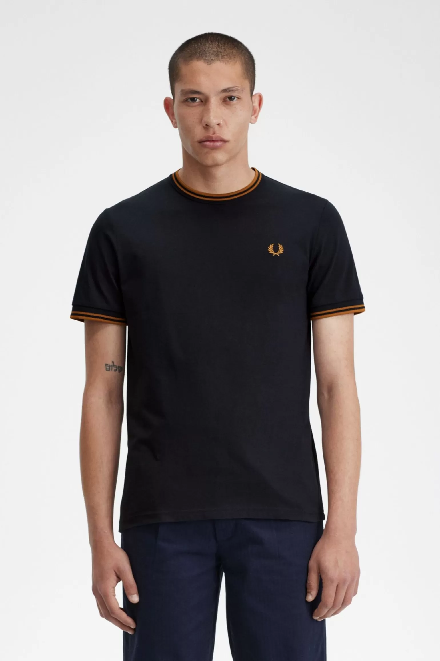 T-Shirts^Fred Perry T-Shirt Mit Doppelstreifen Marineblau / Dunkel Karamell