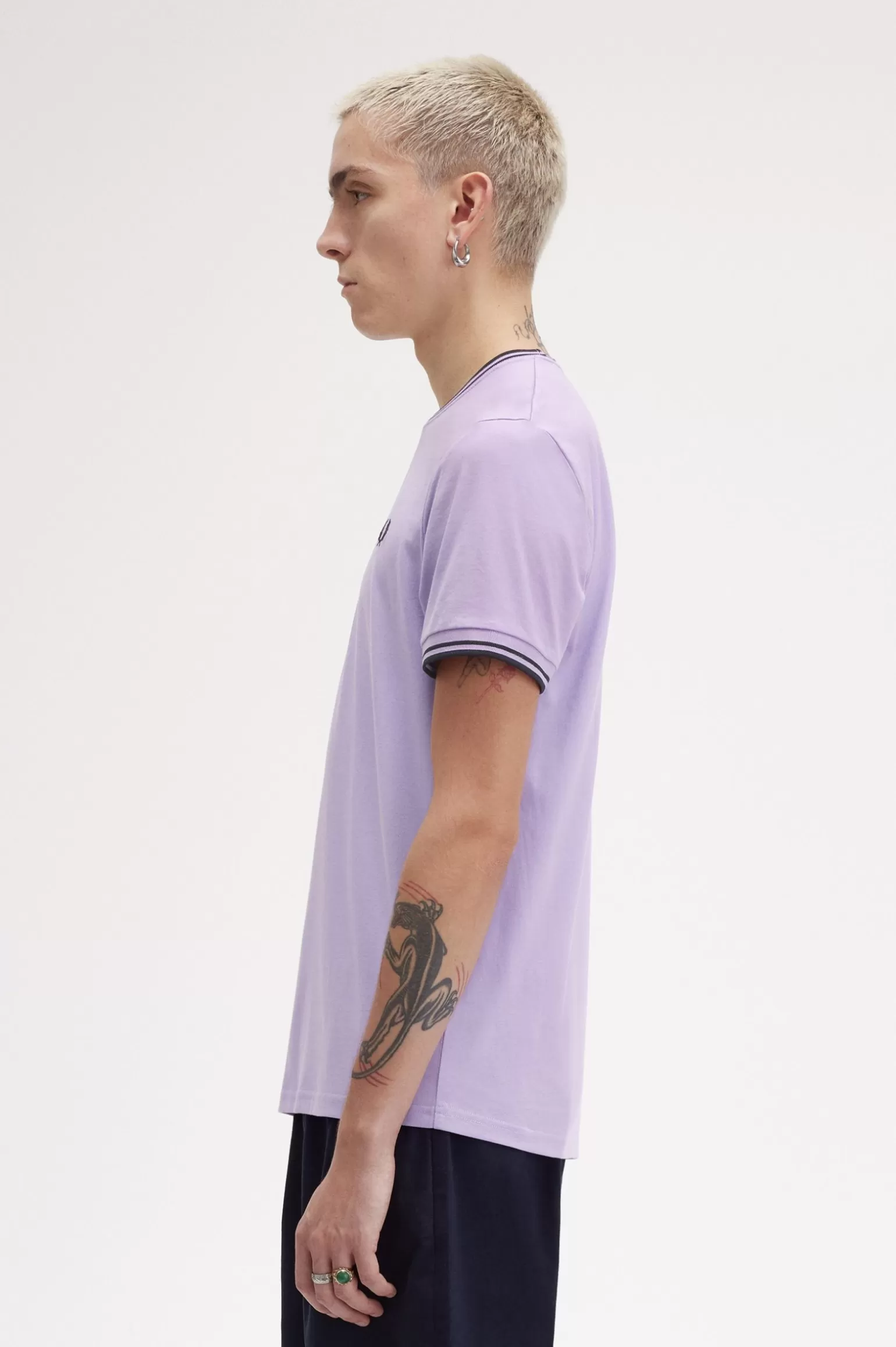 T-Shirts^Fred Perry T-Shirt Mit Doppelstreifen Ultraviolett / Marineblau